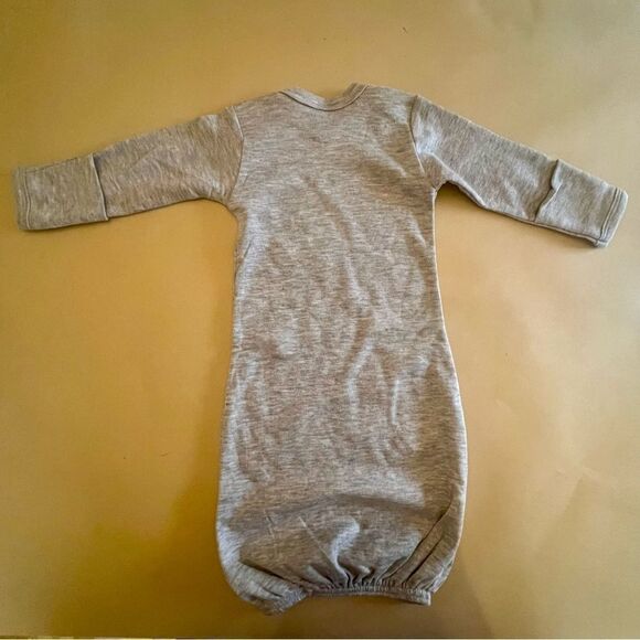 Cozy Gray Baby Pajama Set, sleep sack (0-6mo) and sleep gown (0-3mo). - Picture 7 of 7